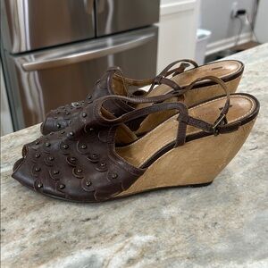 Schuler & Sons Philadelphia peep toe wedge shoes size 40 buckle strap brown